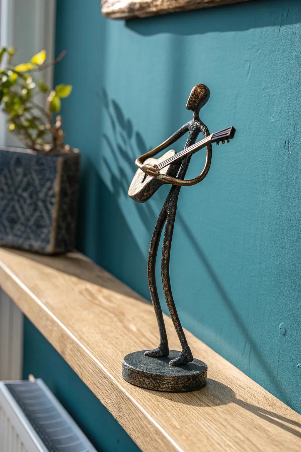 Mini metal musician with a wire guitar—an artful pop of charm for narrow ledges.