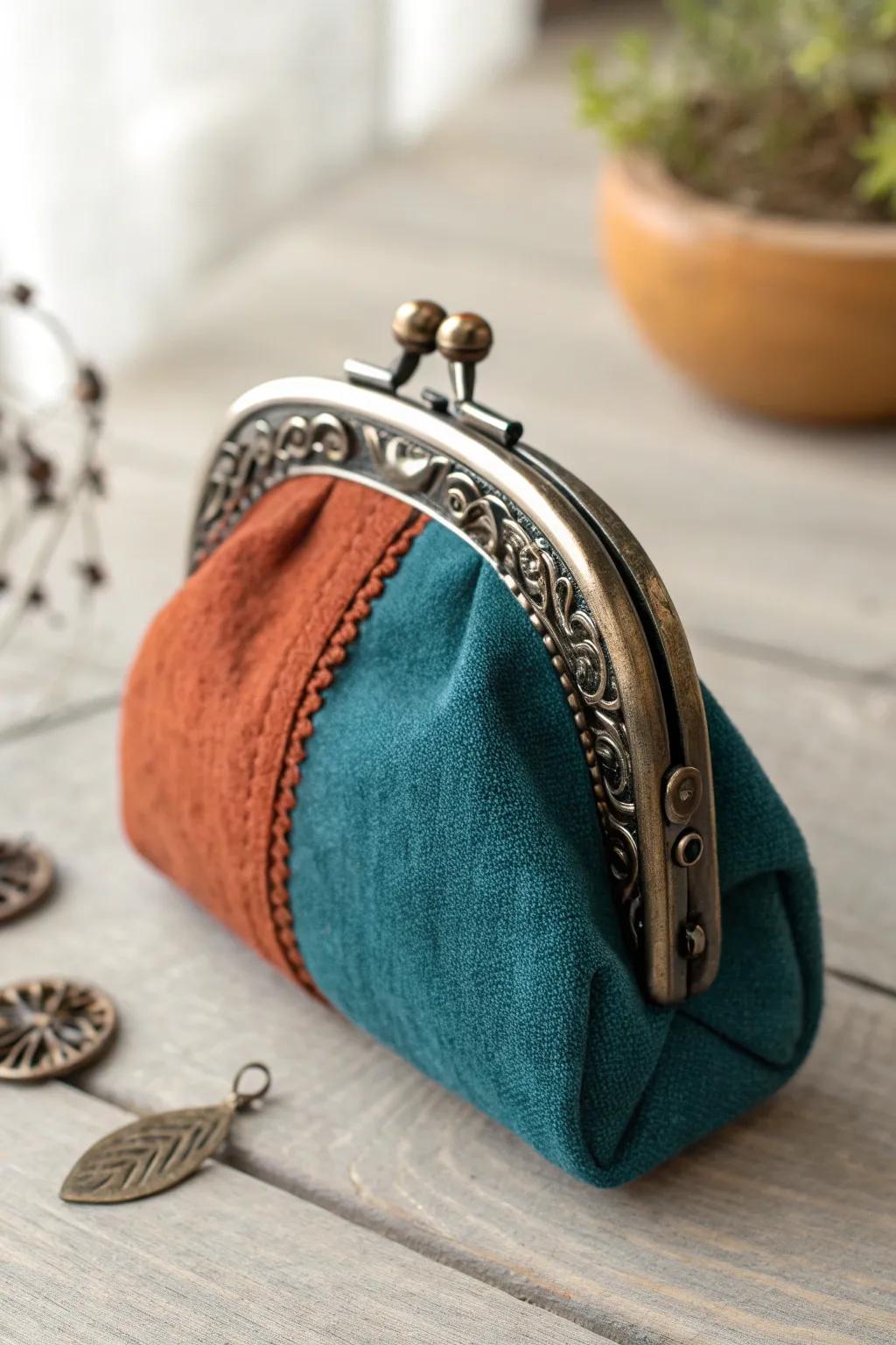 Unlock the charm of vintage elegance with this stunning metal frame coin purse! ✨ #DIYDelight #ScandiBoho