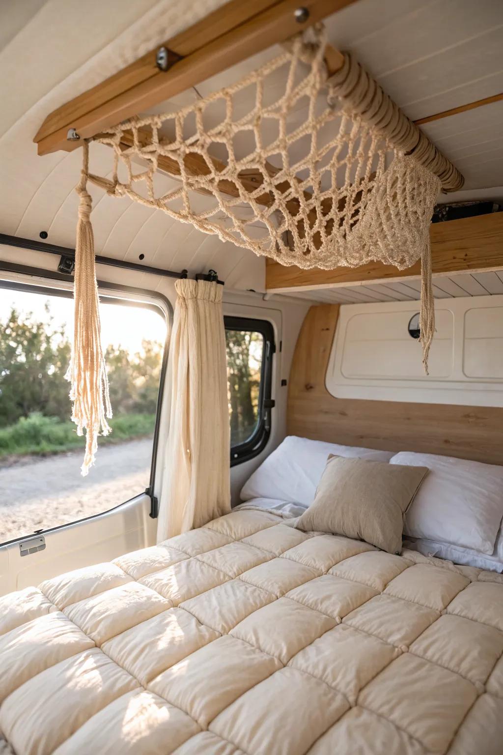 A ceiling cargo net keeps bulky blankets and jackets tucked away—airy, tidy, and easy.