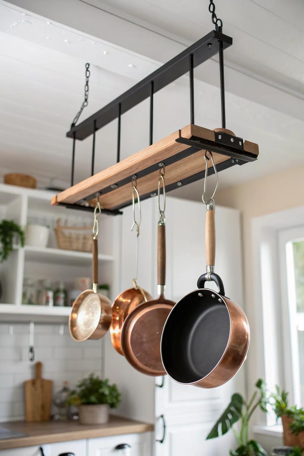 Pull-down pot rack: lower your cookware in seconds—perfect for small kitchens and easy reach.