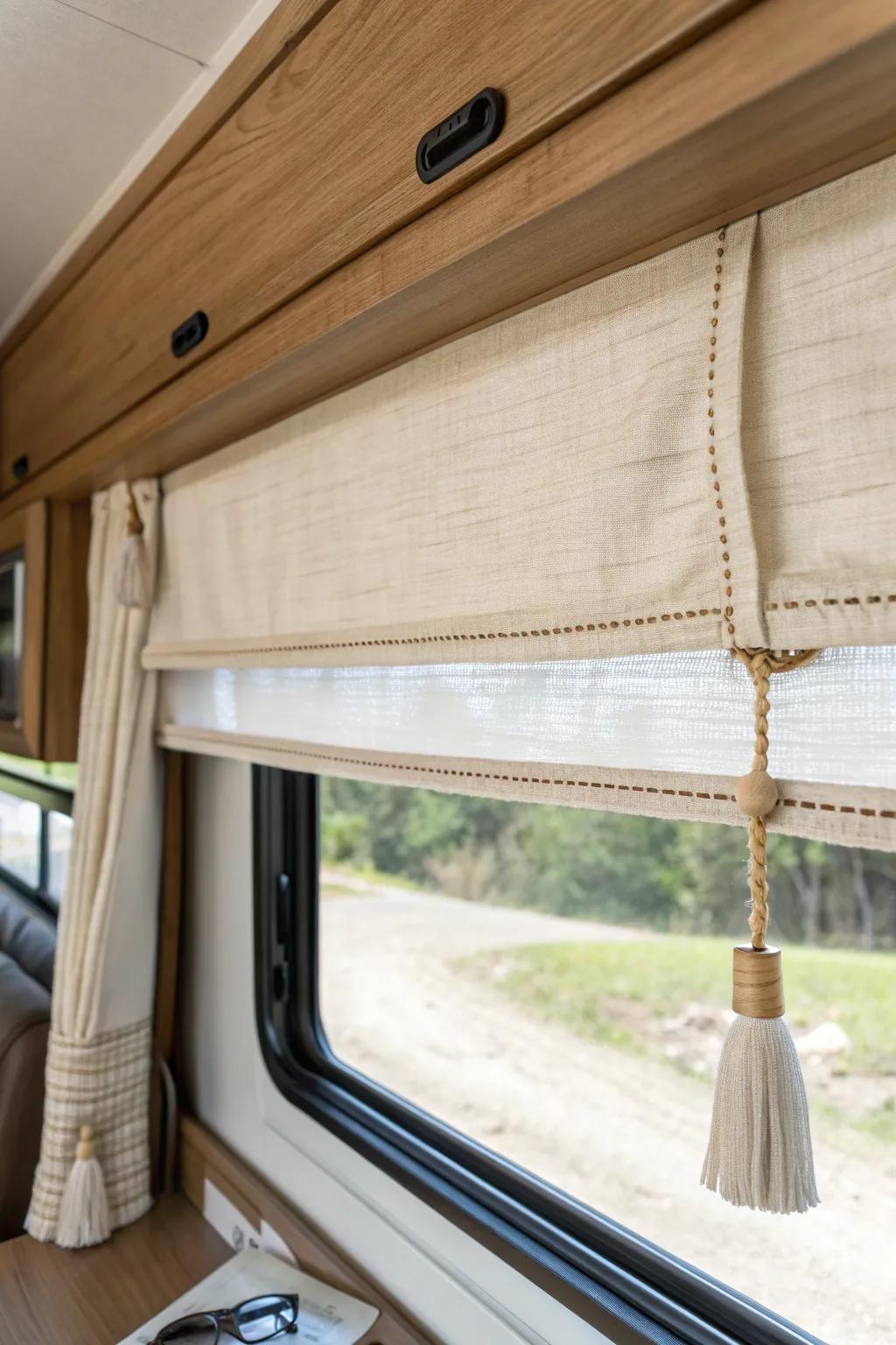 A minimalist RV valance with hidden pockets—pretty, practical storage above the dinette.