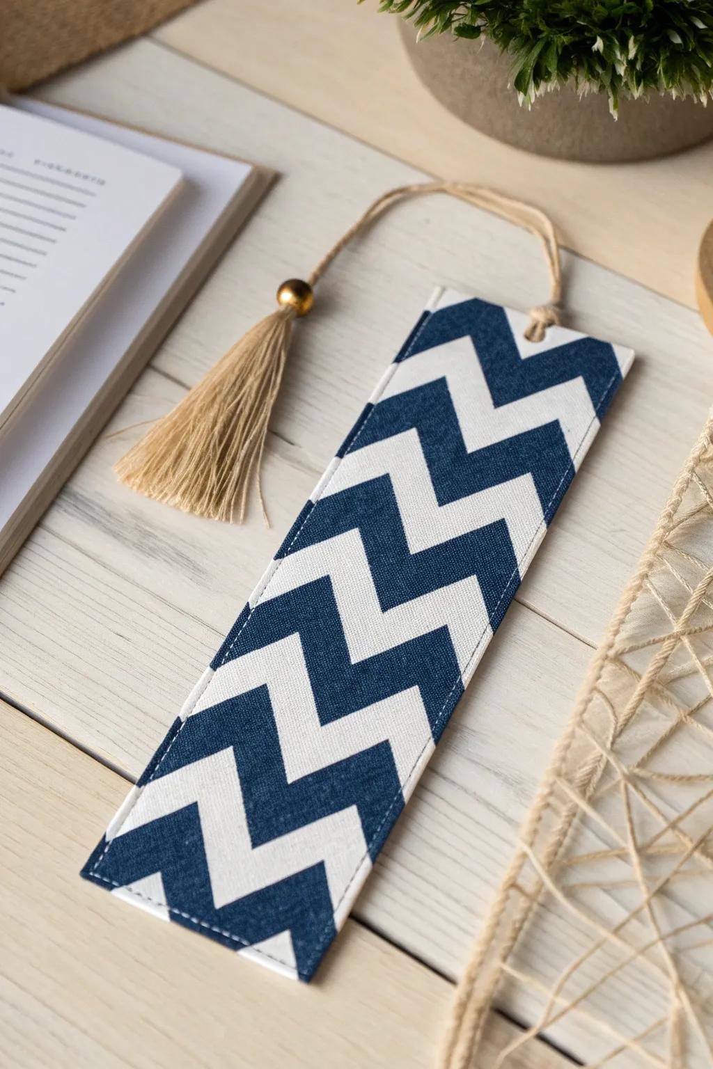 Elevate your reading with Chevron Chic: where bold design meets minimalist elegance.