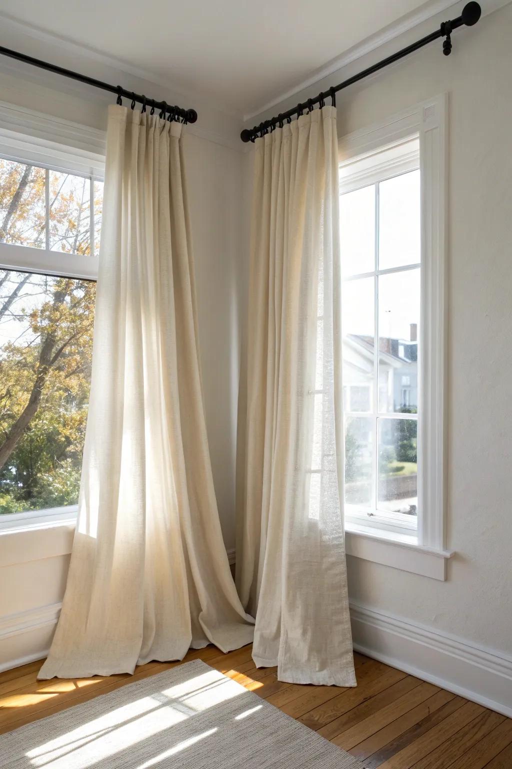 Two long panels meet at the corner for full coverage—simple, tailored, and small-space friendly.