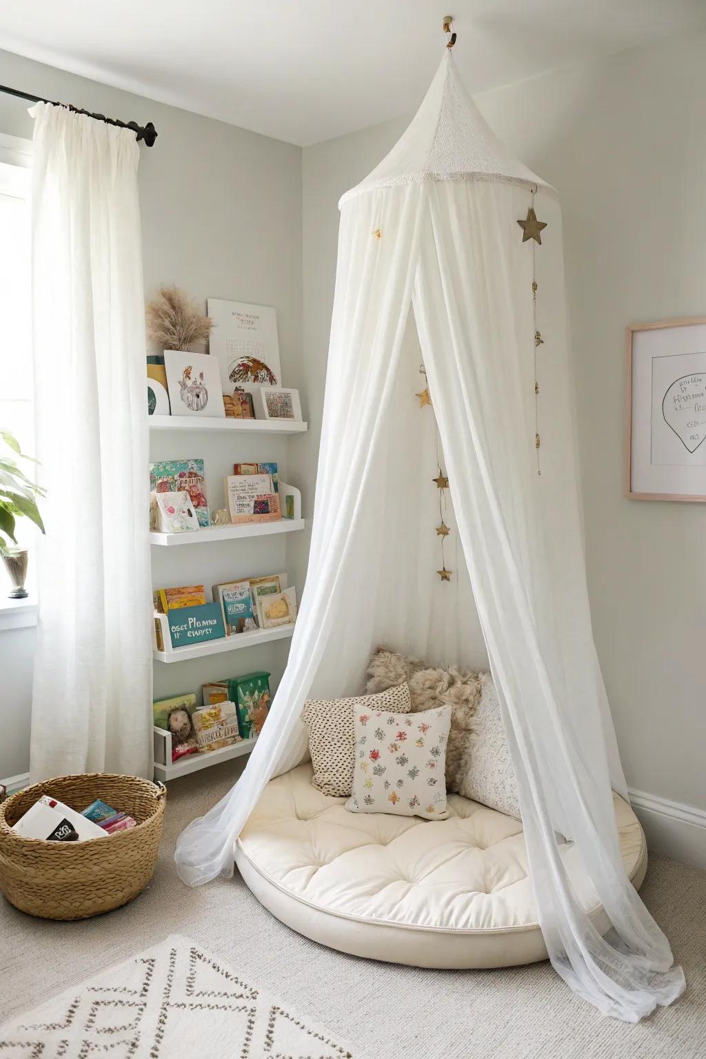 Create a magical reading nook for your little one with a dreamy DIY canopy. Perfect for cozy bedtime stories and imaginative adventures. 🌿✨