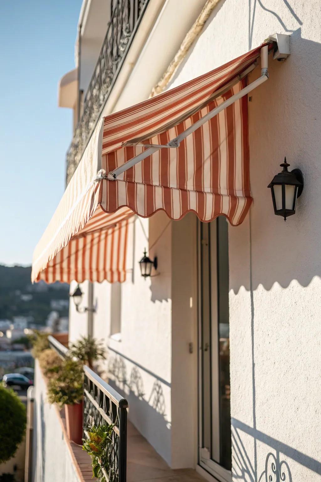 Always-on shade: a fixed canopy that protects your balcony rug and cushions all day long.